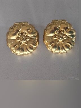 Vintage Designer 22k Gold Plated Floral Button Pierced Earrings - Women Jewelry